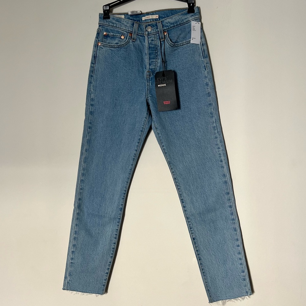 Levi’s Wedgie Jean
